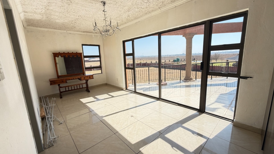 5 Bedroom Property for Sale in Grimbeeck Park North West